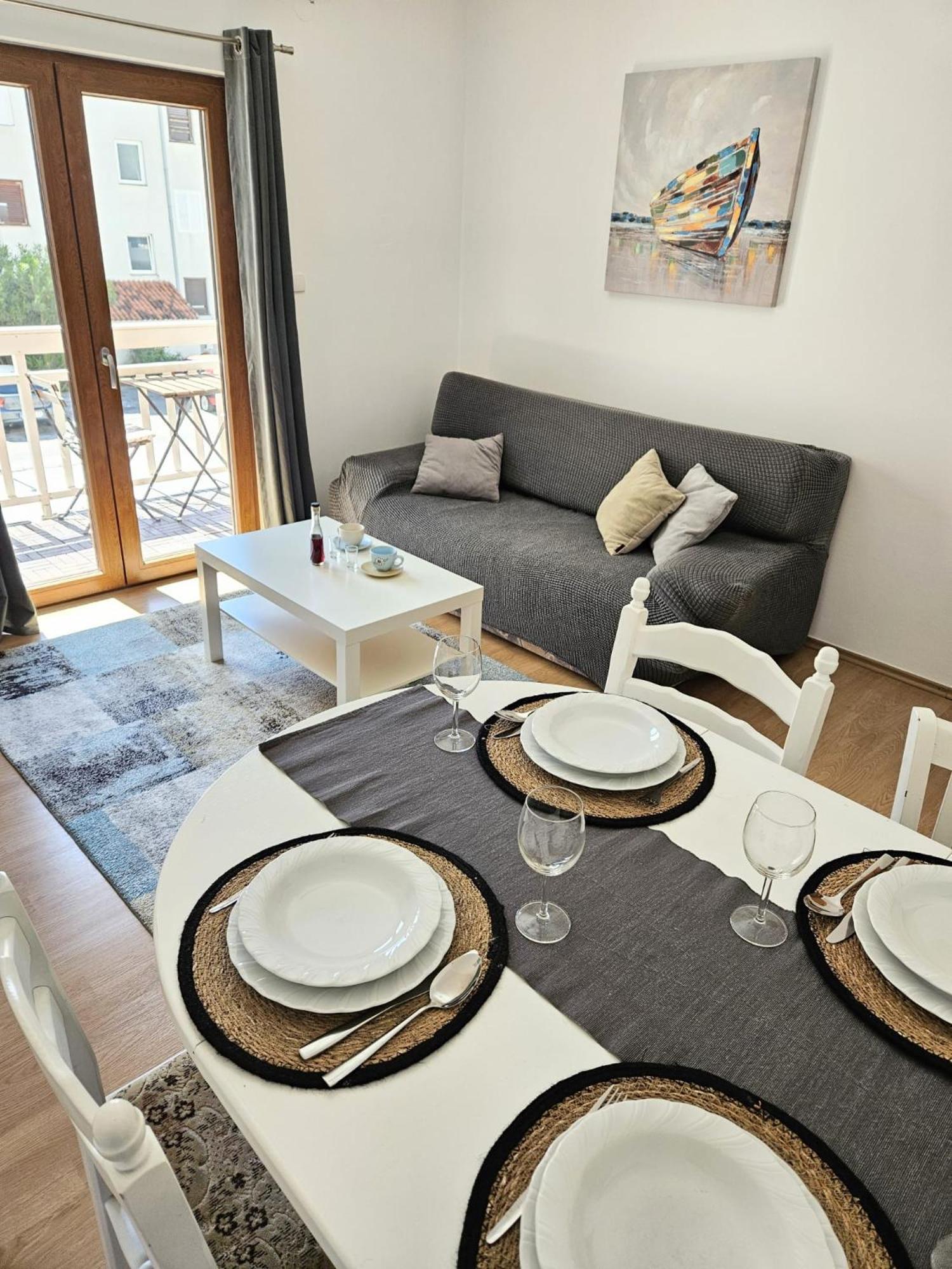 Apartmani Majic มาคาร์สกา ภายนอก รูปภาพ
