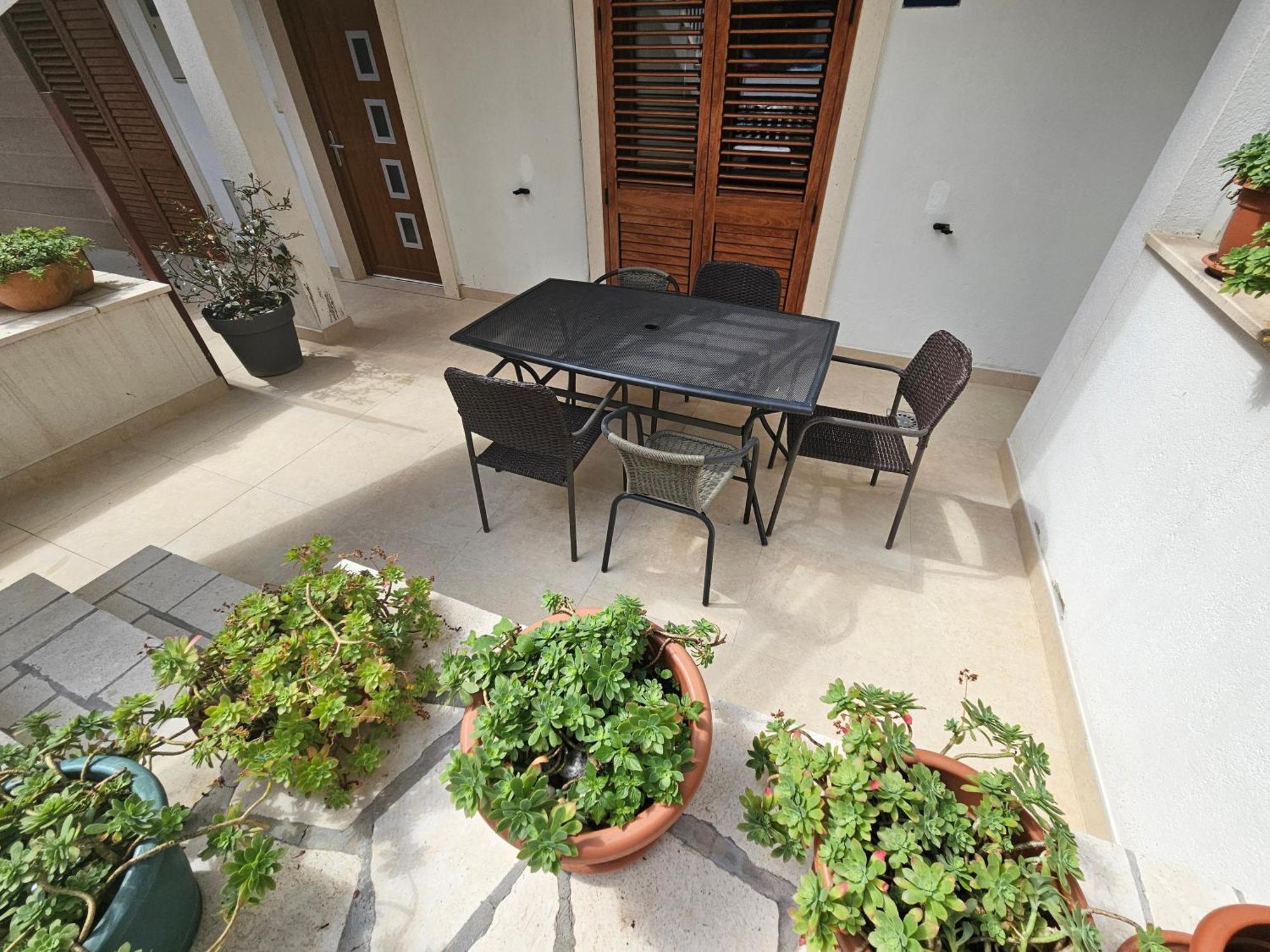Apartmani Majic มาคาร์สกา ภายนอก รูปภาพ